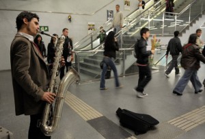 musicos-en-el-metro